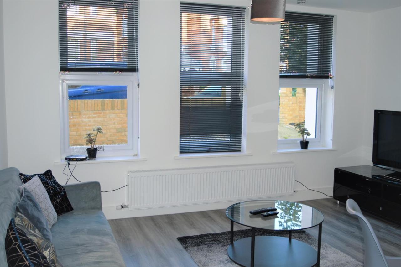 Cheriton Gardens 2 Bed Folkestone Exterior photo