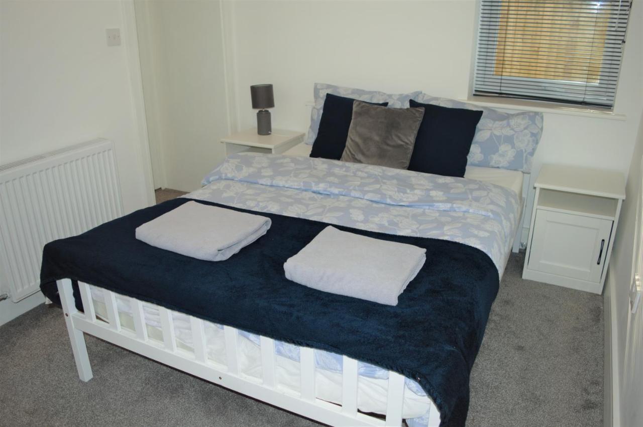 Cheriton Gardens 2 Bed Folkestone Exterior photo